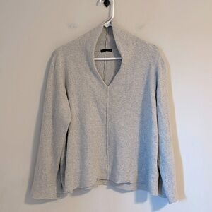 Oska light gray V-neck sweater size 3 regular US 12/14